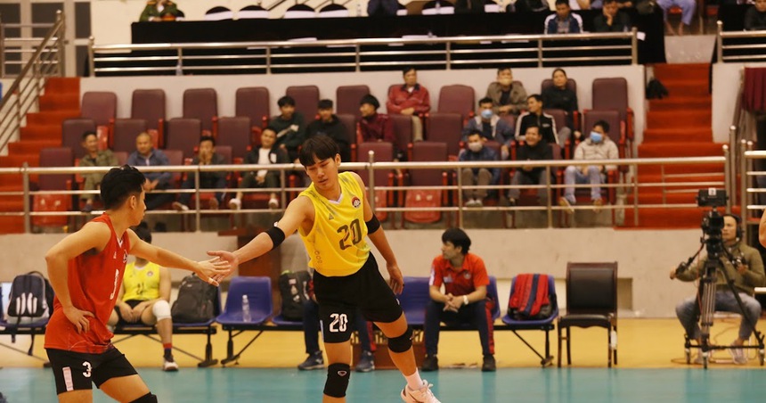 Tin nóng thể thao tối 6/4: HLV Shin Tae Yong bức xúc vì U23 Indonesia thua đậm, HLV Hà Nội FC giận dữ với học trò - Ảnh 5.