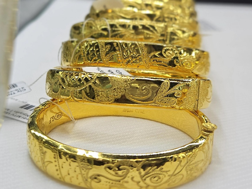 Giá vàng nhẫn sáng 6/4 thiết lập đỉnh cao mới - Ảnh 1. Giá vàng nhẫn sáng 6/4 thiết lập đỉnh cao mới - Ảnh 1.