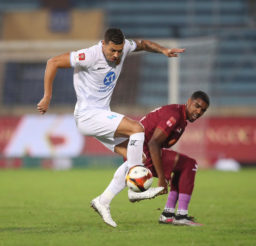 CAHN, Hà Nội FC khiến Nam Định lâm nguy - Ảnh 3. CAHN, Hà Nội FC khiến Nam Định lâm nguy - Ảnh 3.