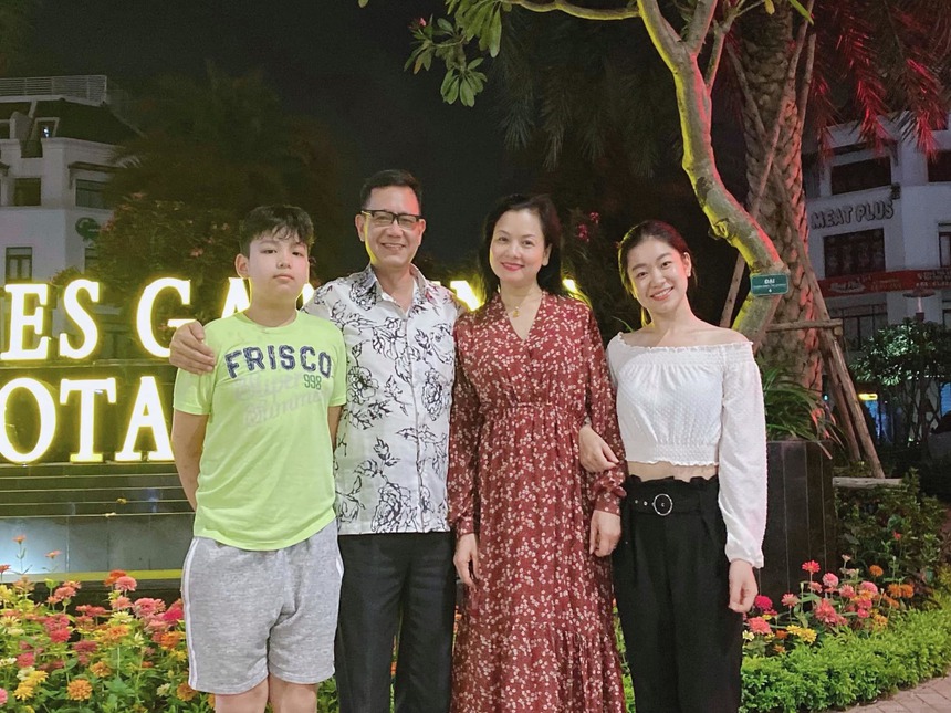 NSƯT Phạm Cường: Ngoài đời làm Đại tá quân đội, hết lòng yêu vợ thương con - Ảnh 6.