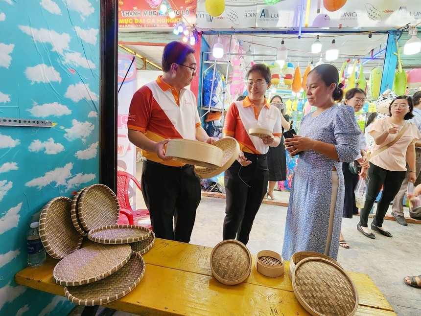 Người dân 'săn' tour du lịch 30/4 và 1/5 sớm hưởng khuyến mãi sâu - Ảnh 2.