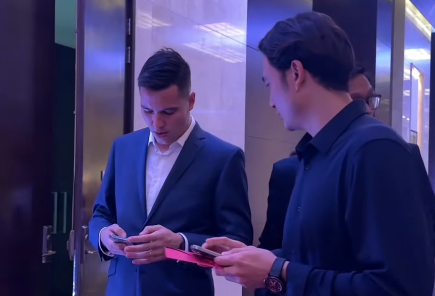 Dàn cầu thủ diện đồ bảnh bao, 'quẩy' cực nhiệt tại đám cưới Quang Hải - Thanh Huyền - Ảnh 8.