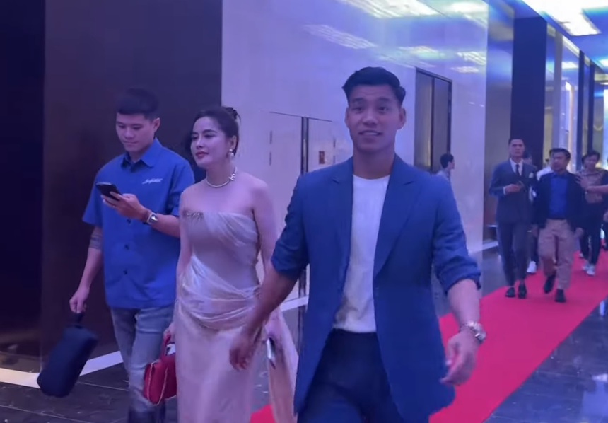 Dàn cầu thủ diện đồ bảnh bao, 'quẩy' cực nhiệt tại đám cưới Quang Hải - Thanh Huyền - Ảnh 5.