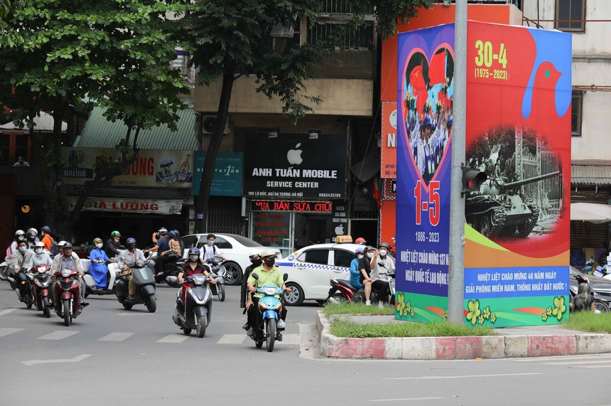 Chào tuần mới: 'Chuẩn hóa' kỳ nghỉ lễ - Ảnh 1.