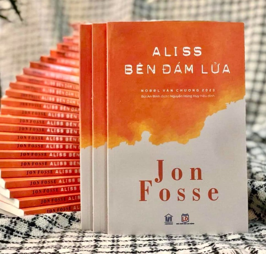 'Aliss bên đám lửa' - Kiệt tác về niềm tin và số phận con người - Ảnh 3. 'Aliss bên đám lửa' - Kiệt tác về niềm tin và số phận con người - Ảnh 3.