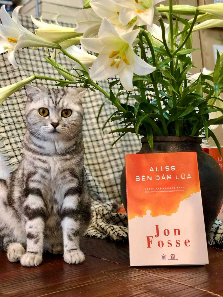 'Aliss bên đám lửa' - Kiệt tác về niềm tin và số phận con người - Ảnh 6. 'Aliss bên đám lửa' - Kiệt tác về niềm tin và số phận con người - Ảnh 6.