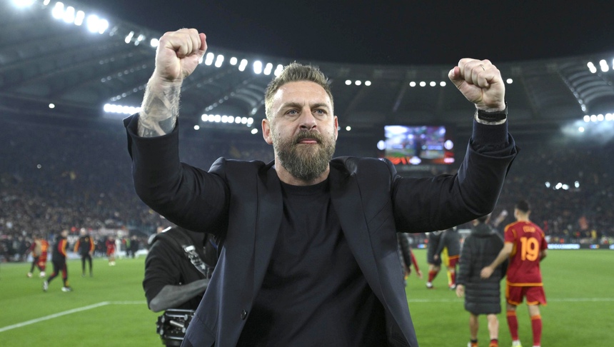HLV Daniele De Rossi đang làm nên những điều kỳ diệu tại Roma - Ảnh 2. HLV Daniele De Rossi đang làm nên những điều kỳ diệu tại Roma - Ảnh 2.