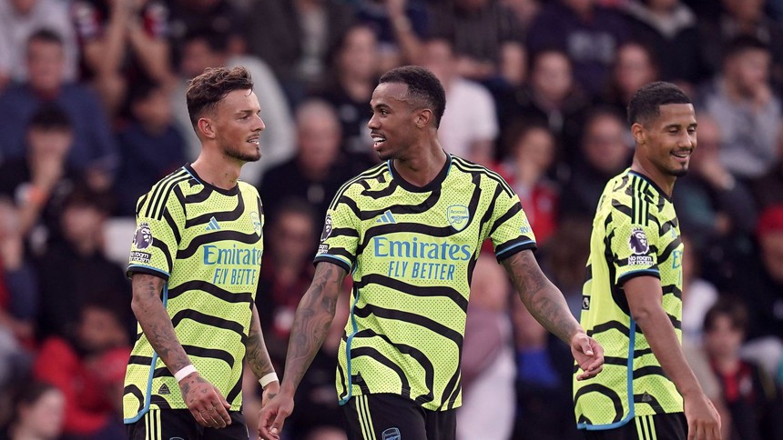 Bộ ba Gabriel, White và Saliba chính là sự chắc chắn của hàng thủ Arsenal - Ảnh 2. Bộ ba Gabriel, White và Saliba chính là sự chắc chắn của hàng thủ Arsenal - Ảnh 2.