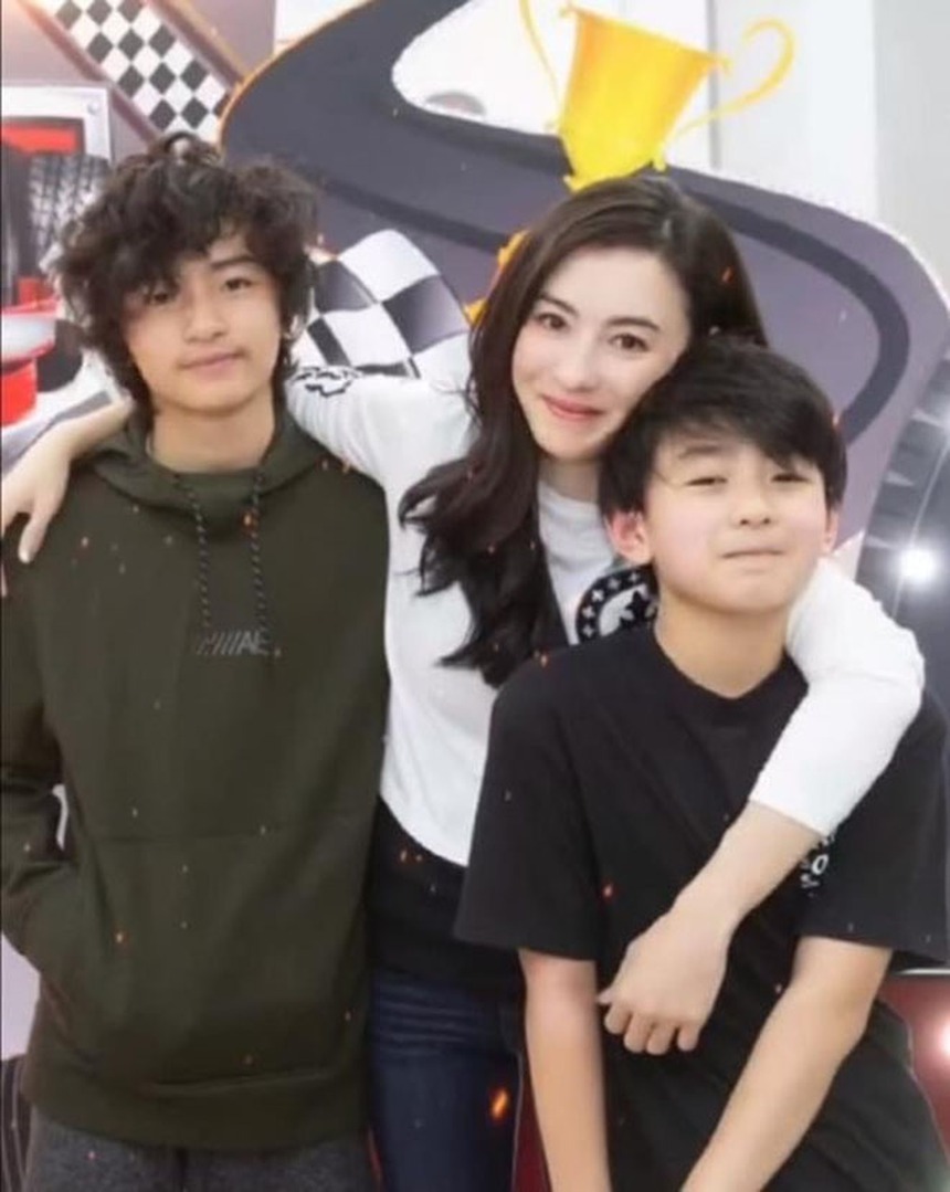 Rộ tin Trương Bá Chi phát ốm vì con trai Lucas hẹn hò với HLV trượt tuyết 46 tuổi - Ảnh 4.