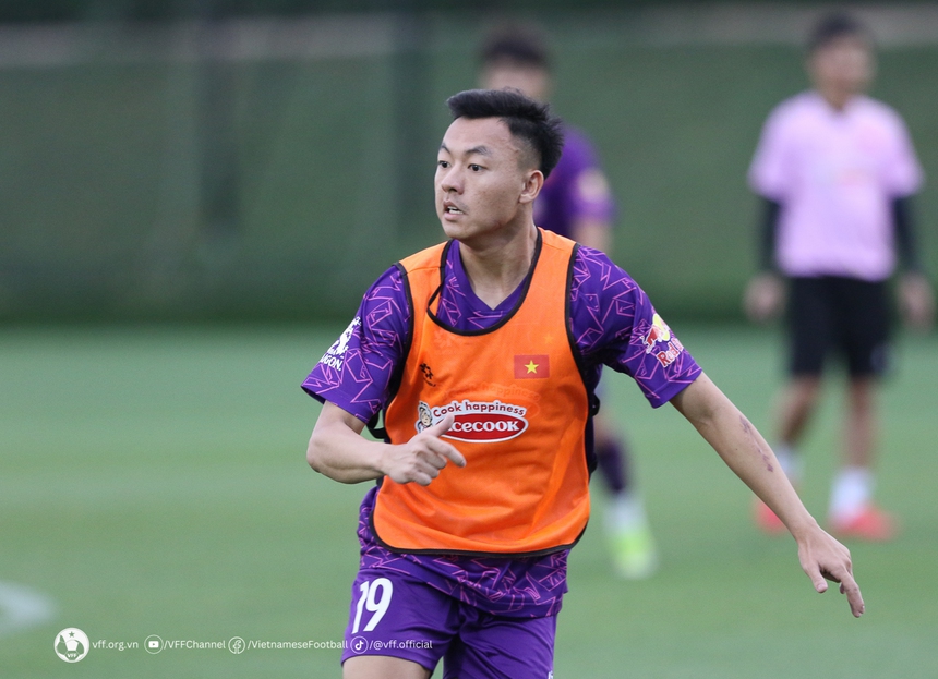 Tiền vệ U23 Việt Nam đặt mục tiêu vượt qua vòng bảng giải châu Á - Ảnh 2. Tiền vệ U23 Việt Nam đặt mục tiêu vượt qua vòng bảng giải châu Á - Ảnh 2.