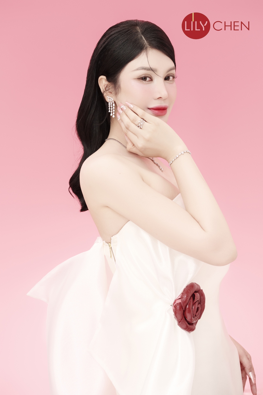 Lily Chen: "Tôi không phải tiểu thư cành vàng lá ngọc" - Ảnh 1.