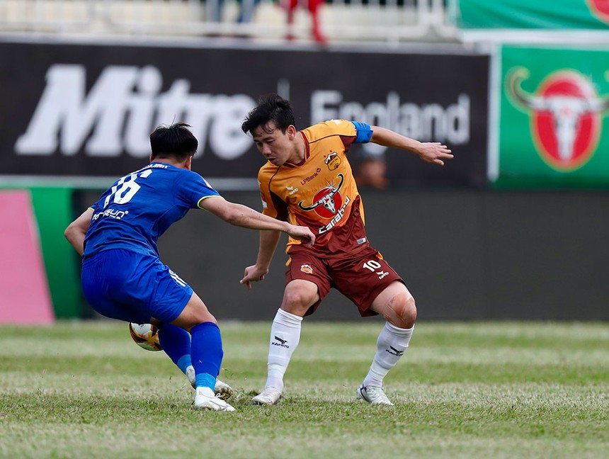 Với HLV Vũ Tiến Thành, HAGL không còn tiếc HLV Kiatisuk - Ảnh 2.