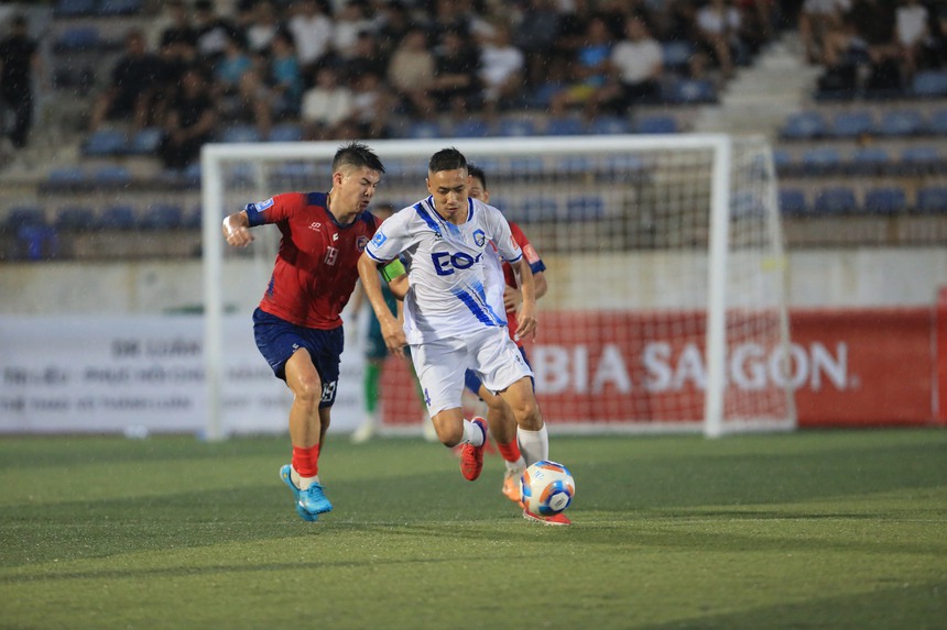 Đội bóng 'nhà bank' giàu tham vọng thua đậm trong ngày khai mạc HPL S11, tiền đạo ngoại từng chơi V-League 'nổ súng' - Ảnh 5.