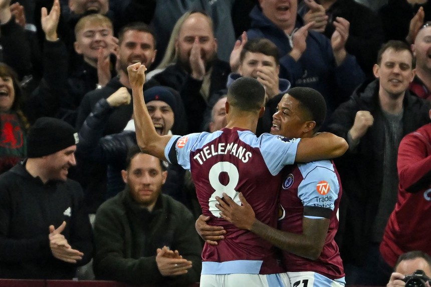 Thủ môn Aston Villa lập kỷ lục đốt đền, Liverpool vẫn đánh rơi chiến thắng một cách khó tin - Ảnh 3.