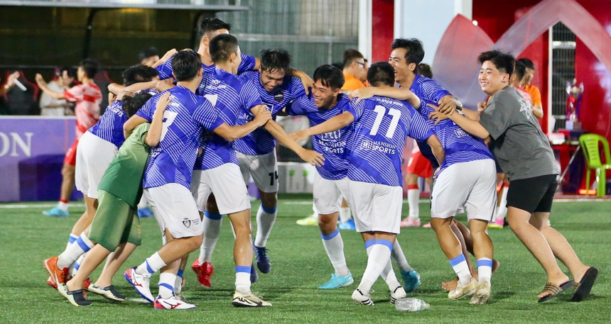 Bất ngờ lớn ở giải bóng đá vô địch sân 7 TP.HCM - Ảnh 1. Bất ngờ lớn ở giải bóng đá vô địch sân 7 TP.HCM - Ảnh 1.