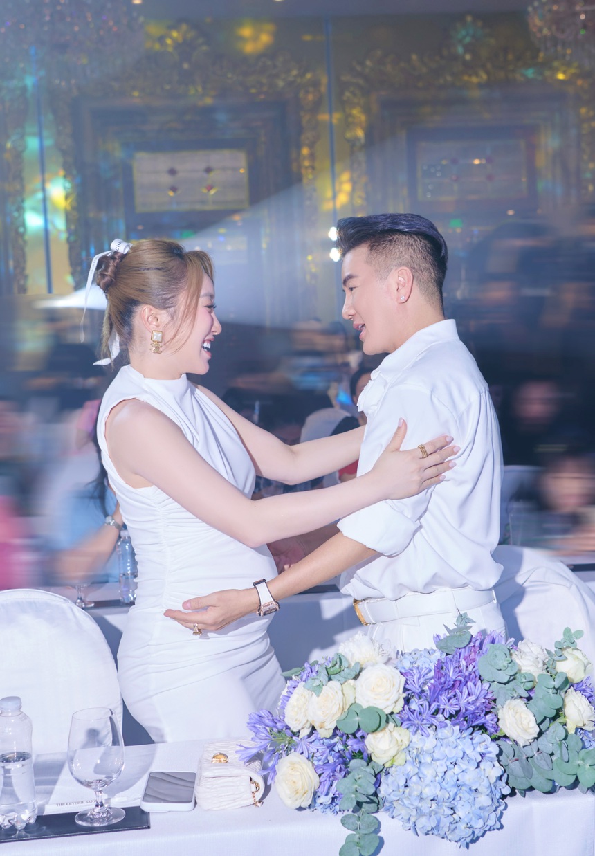 Dàn sao Việt hội tụ ở sự kiện làm đẹp: Khánh Thi, Bảo Thy rạng ngời dù tất bật bỉm sữa - Ảnh 2.