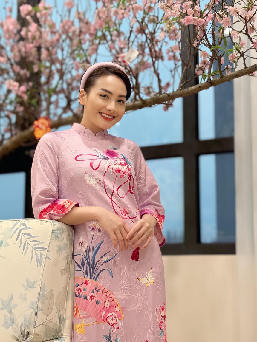 Bảo Thanh lần đầu vừa hát, vừa diễn kịch trên sóng truyền hình - Ảnh 1.