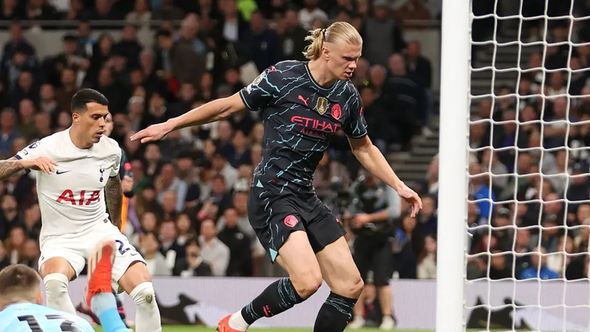 Pep Guardiola ngã ngửa sau khoảnh khắc định đoạt mùa giải, Man City tiến sát chức vô địch khi thắng Tottenham 2-0 nhờ Haaland - Ảnh 2. Pep Guardiola ngã ngửa sau khoảnh khắc định đoạt mùa giải, Man City tiến sát chức vô địch khi thắng Tottenham 2-0 nhờ Haaland - Ảnh 2.