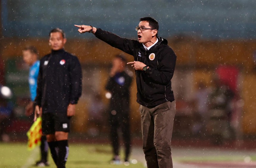 HLV Kiatisuk chia tay V-League trong dở dang - Ảnh 3.