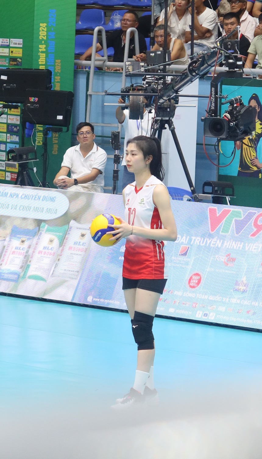 HLV Tuấn Kiệt đưa ra quyết định gây tranh cãi dữ dội trong cộng đồng bóng chuyền Việt Nam và cái kết bất ngờ - Ảnh 2.