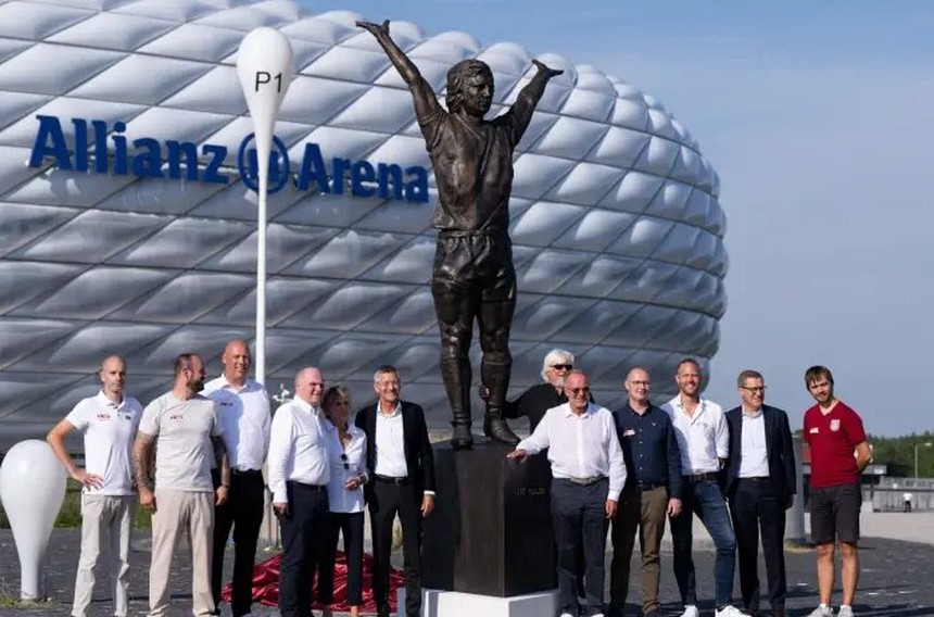 Mỗi ngày một thành phố EURO: Bóng đá và bia... - Ảnh 2.