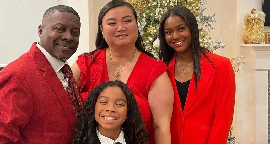 Ngôi sao Việt kiều của tuyển Mỹ gây sốt khi diện áo dài - Ảnh 3.