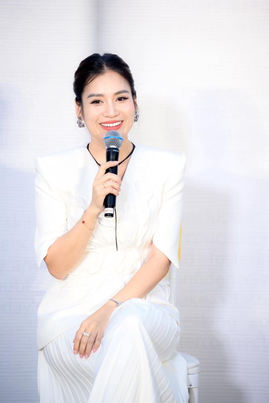 MC Thanh Mai ra mắt hai cuốn sách tâm huyết sau 20 năm cầm mic - Ảnh 4.