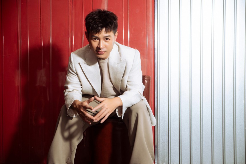 "Giao lộ thời gian" mùa 4 mang Hoàng Hải và Hương Tràm đến sân khấu "Love in the Bay" - Ảnh 3.