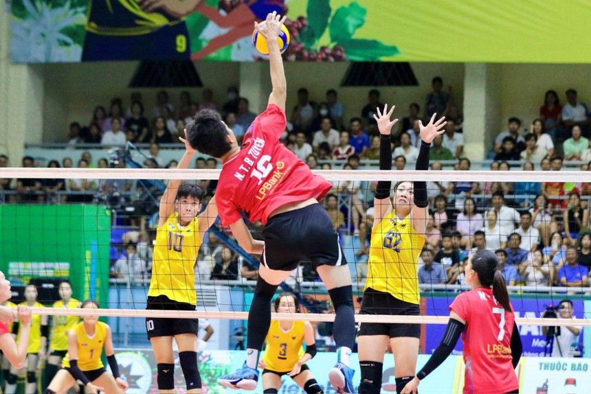 Bích Tuyền 'gánh team', LPBank Ninh Bình giải mã Thanh Thúy và các đồng đội để lọt vào chung kết - Ảnh 2.