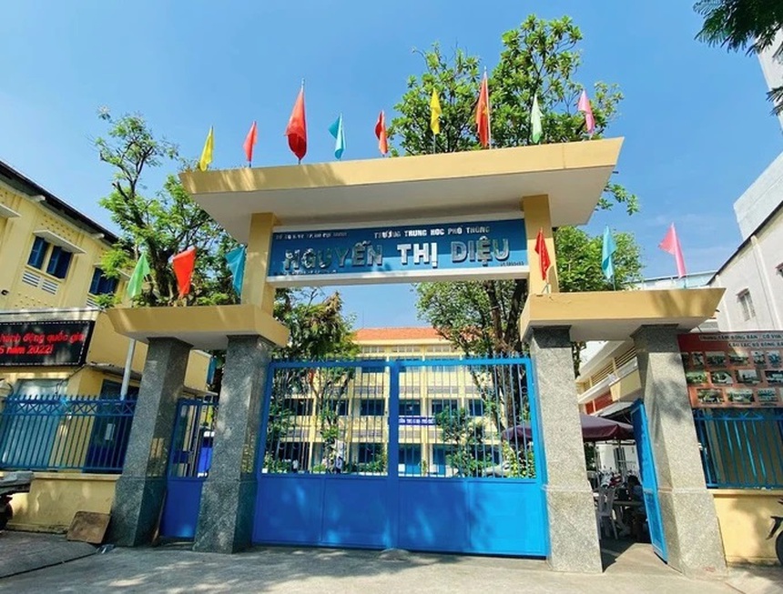 Thành phố Hồ Chí Minh: Tạm đình chỉ công tác giáo viên cho học sinh đánh phạt bạn trước lớp - Ảnh 1.