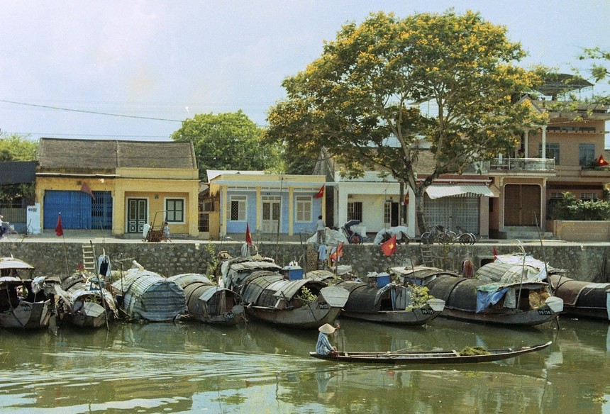 Cuộc sống sau ống kính: Nhớ mãi vạn đò xứ Huế - Ảnh 1.
