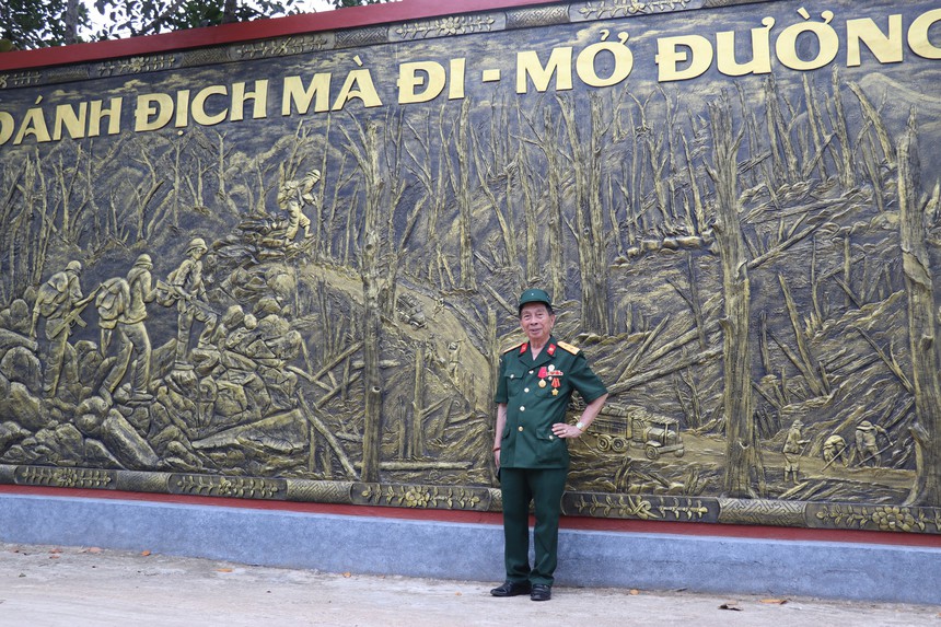 65 năm mở đường Hồ Chí Minh: Ký ức 'Xẻ dọc Trường Sơn đi cứu nước' của những người lính vận tải - Ảnh 1.