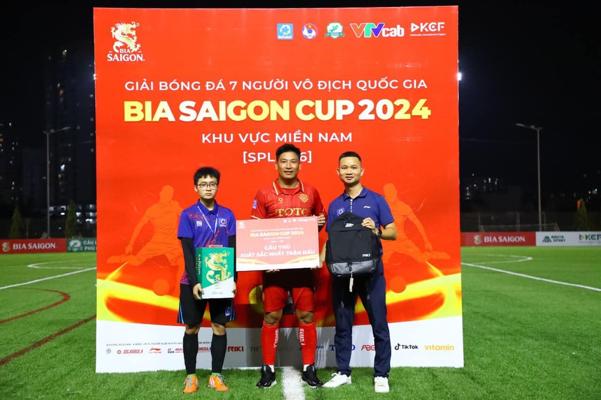 Tưng bừng Ngày hội bóng đá 7 người TP.HCM mùa 6 - Ảnh 2.