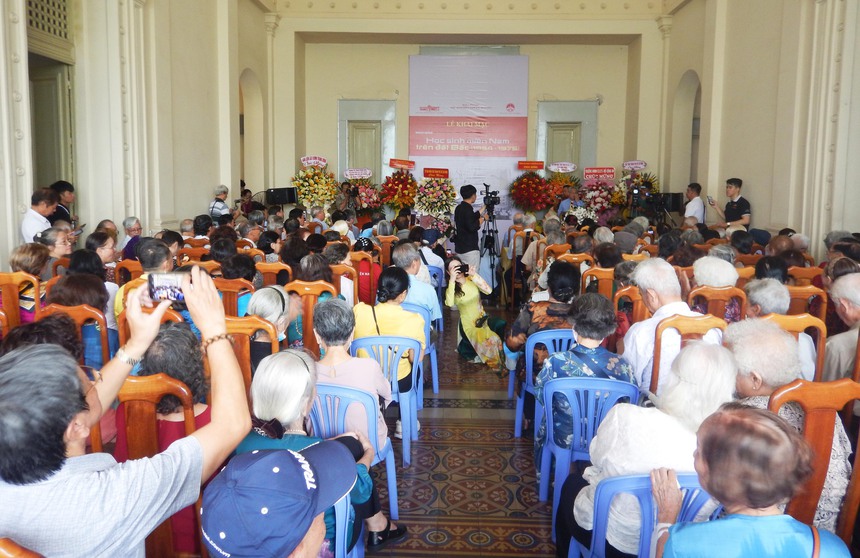 Xúc động với học sinh miền Nam trên đất Bắc  - Ảnh 1.