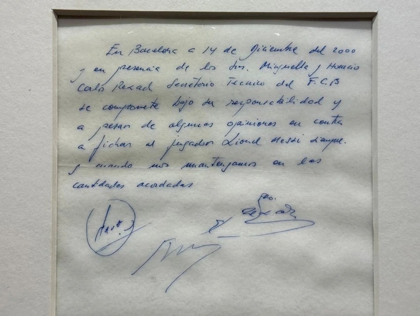 Bản giao kèo đầu đời của Messi trở thành tờ giấy ăn đắt nhất thế giới - Ảnh 3.