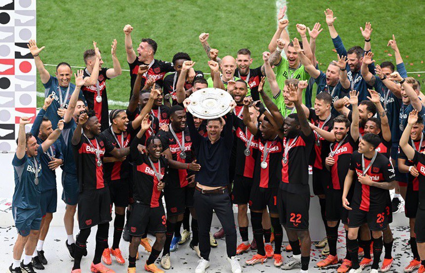 Vòng cuối Bundesliga: Leverkusen vô địch với thành tích bất bại, Bayern bị đánh bật khỏi top 2 - Ảnh 2. Vòng cuối Bundesliga: Leverkusen vô địch với thành tích bất bại, Bayern bị đánh bật khỏi top 2 - Ảnh 2.