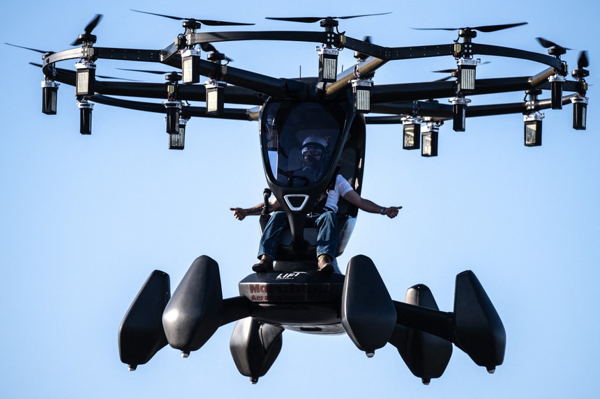 'Ô tô bay' cất cánh lần đầu tiên tại Nhật Bản - Ảnh 1. 'Ô tô bay' cất cánh lần đầu tiên tại Nhật Bản - Ảnh 1.