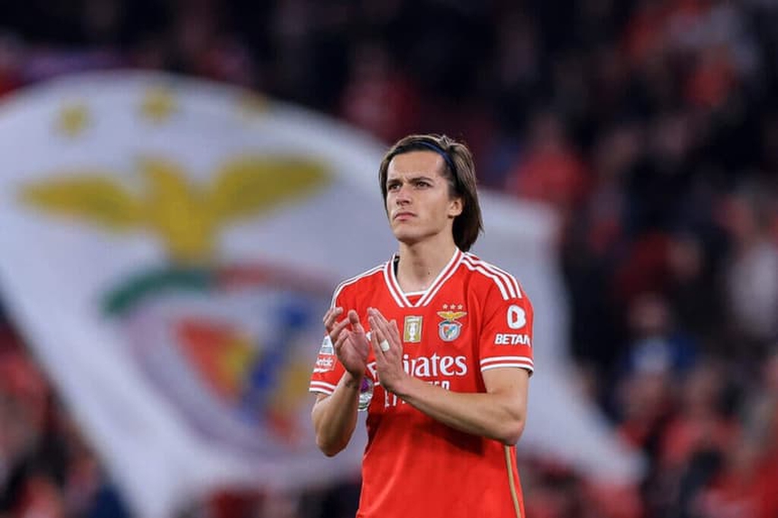 Tin nóng bóng đá tối 2/5: Rashford phản đối việc bị MU rao bán, Ronaldo sẽ sang Đông Nam Á đá giao hữu? - Ảnh 3.