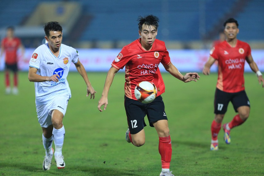 Lịch thi đấu V-League 2023/24 vòng 16: Nam Định 'đại chiến' CAHN, cuộc đua 'tam mã' cực nóng - Ảnh 3.