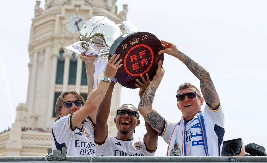 Modric sắp gia hạn, nhưng Kroos vẫn im lặng Modric sắp gia hạn, nhưng Kroos vẫn im lặng