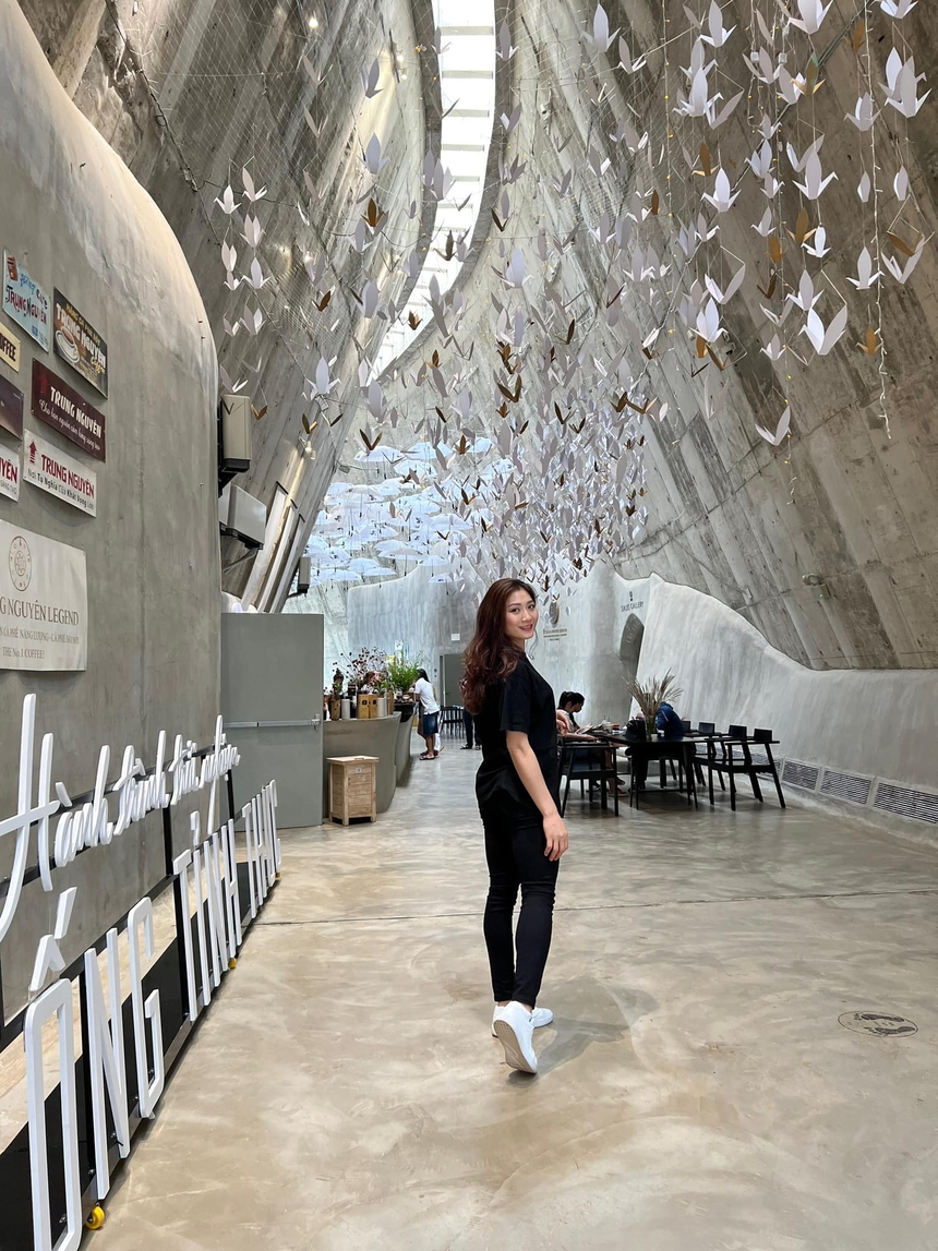 Nhan sắc vượt thời gian của hoa khôi Phạm Thị Yến ở tuổi 39 trong bộ ảnh mới nhất tháng 5/2024 - Ảnh 12.