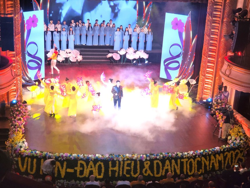 Chương trình "Vu Lan - Đạo hiếu và Dân tộc năm 2024" - Ảnh 3.