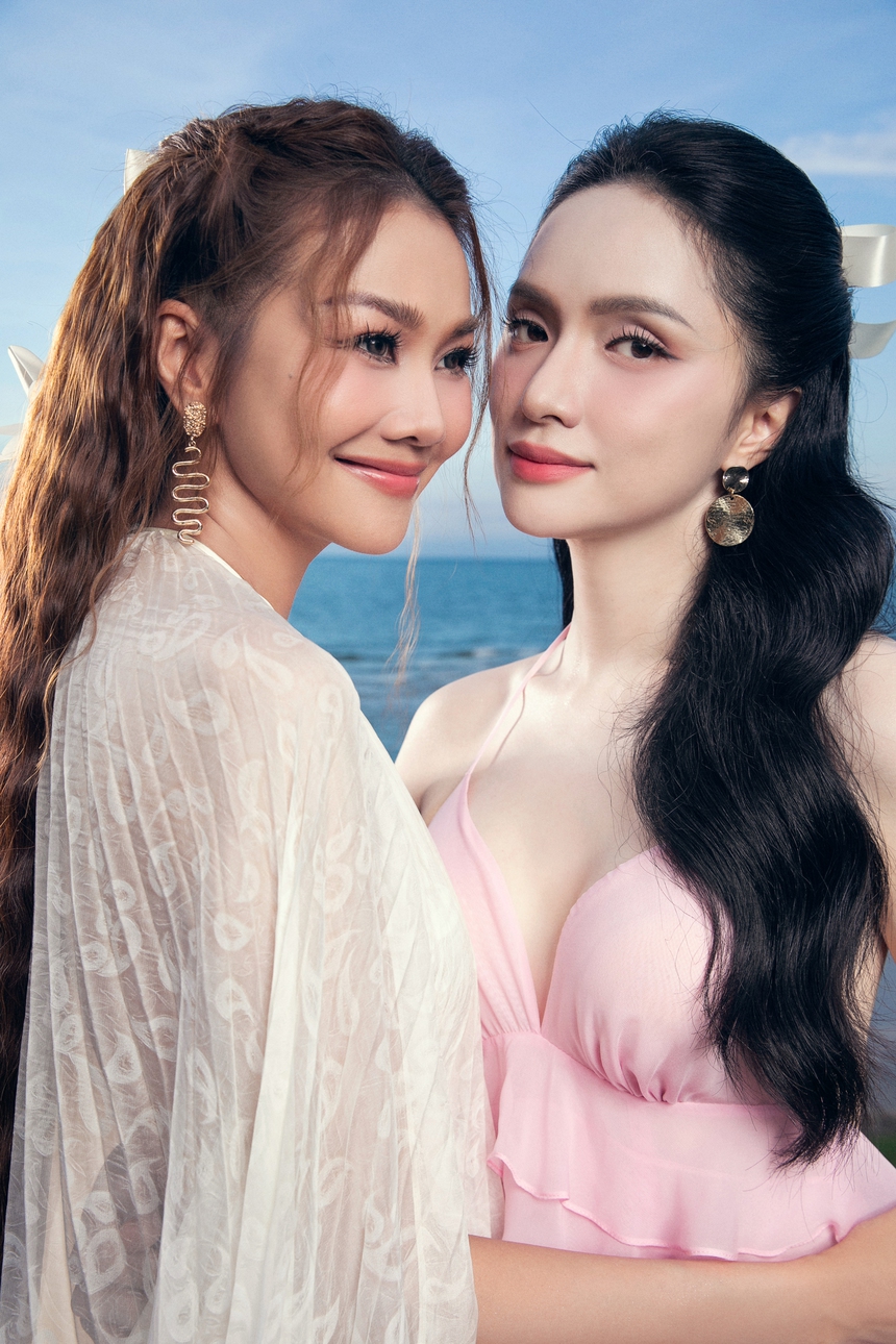 Thanh Hằng đọ sắc Hương Giang trên sàn diễn - Ảnh 1. Thanh Hằng đọ sắc Hương Giang trên sàn diễn - Ảnh 1.