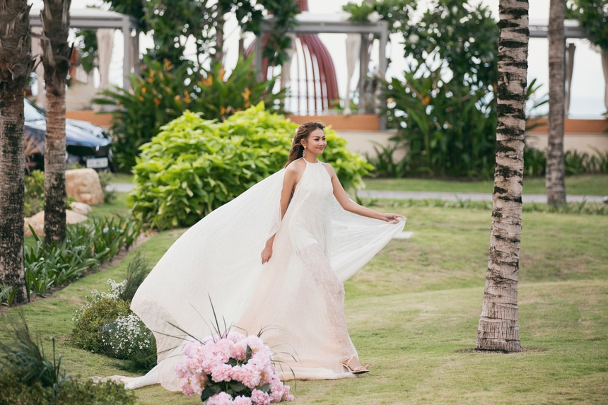 Thanh Hằng đọ sắc Hương Giang trên sàn diễn - Ảnh 3. Thanh Hằng đọ sắc Hương Giang trên sàn diễn - Ảnh 3.