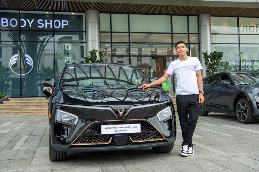 Chủ xe "khoái" VF 7 vì sở hữu nhiều giá trị vượt trội và khác biệt - Ảnh 1. Chủ xe "khoái" VF 7 vì sở hữu nhiều giá trị vượt trội và khác biệt - Ảnh 1.