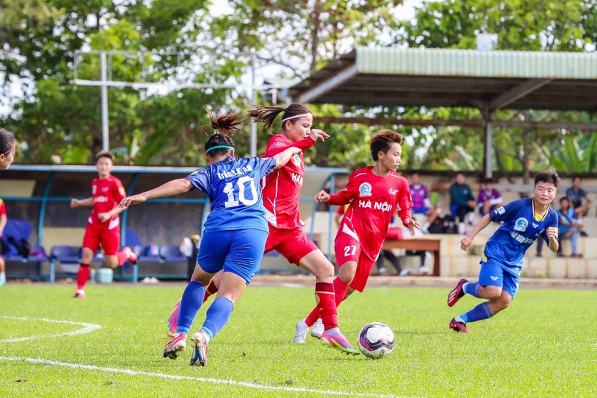 Đội của bầu Hiển chặn đà toàn thắng của dàn sao tuyển thủ quốc gia - Ảnh 1.