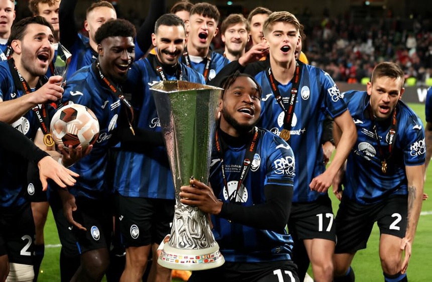 Ademola Lookman: Từ kẻ bị bóng đá Anh quay lưng tới 'người hùng' lập hat-trick vào lưới Leverkusen - Ảnh 3. Ademola Lookman: Từ kẻ bị bóng đá Anh quay lưng tới 'người hùng' lập hat-trick vào lưới Leverkusen - Ảnh 3.