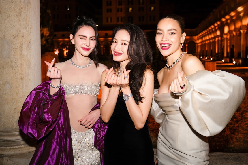 Hồ Ngọc Hà đọ sắc Thư Kỳ, Mai Davika ở Rome   - Ảnh 1.