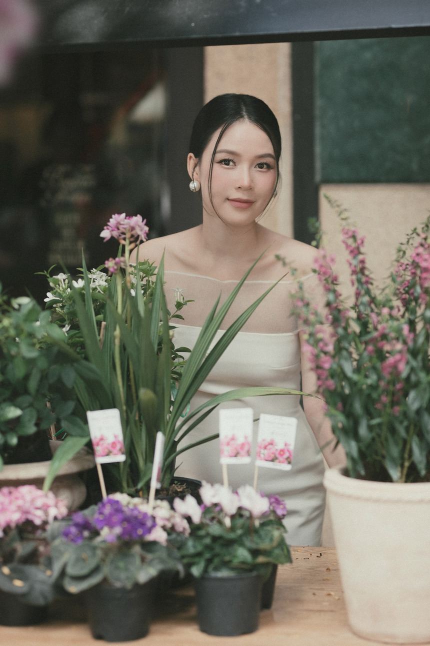 Sam khoe dáng nuột sau 3 tháng sinh, về lại cân nặng ban đầu - Ảnh 4.