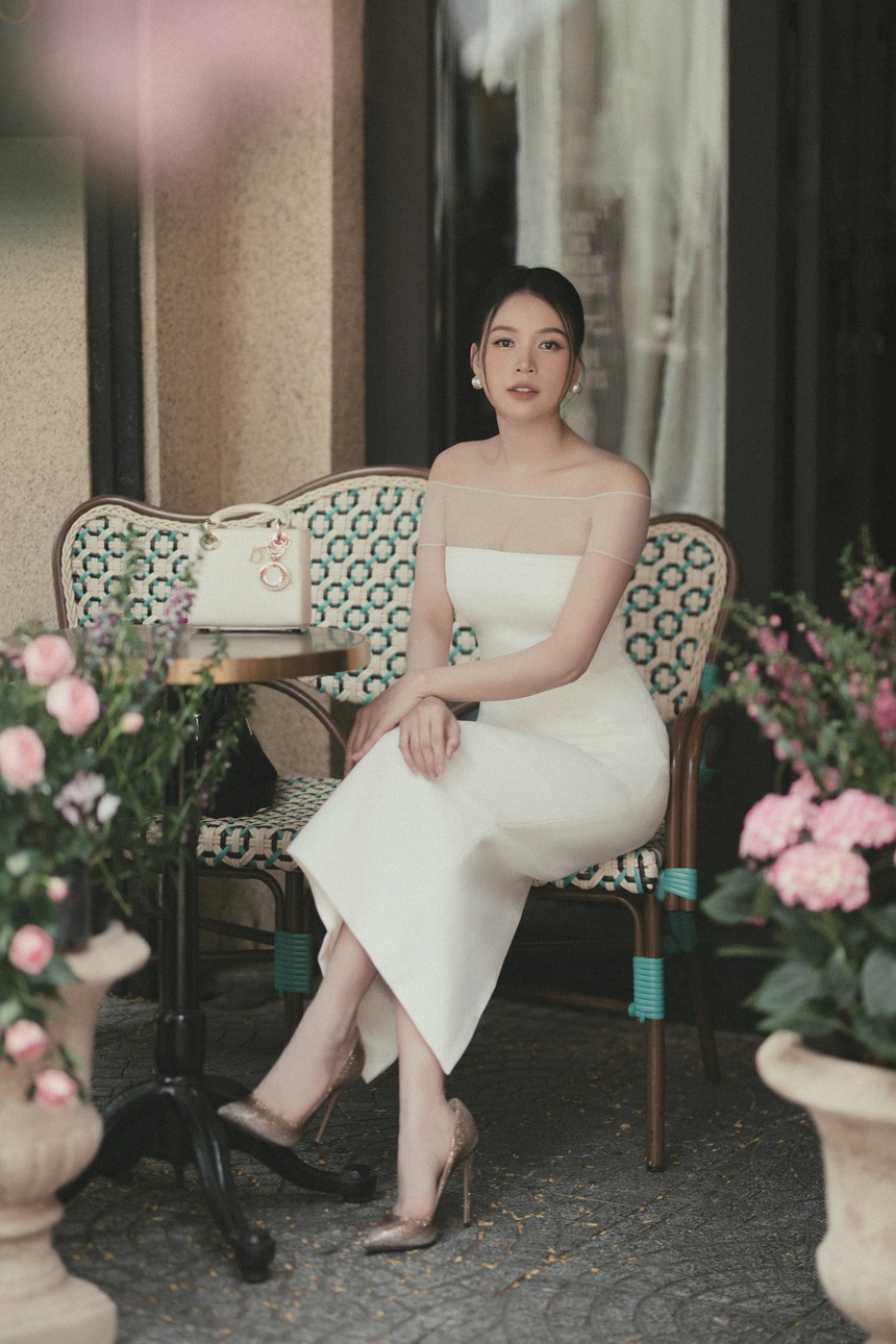 Sam khoe dáng nuột sau 3 tháng sinh, về lại cân nặng ban đầu - Ảnh 1.